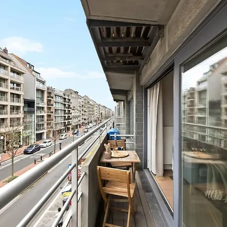 Huswell - Enjoyable In The Center Of *