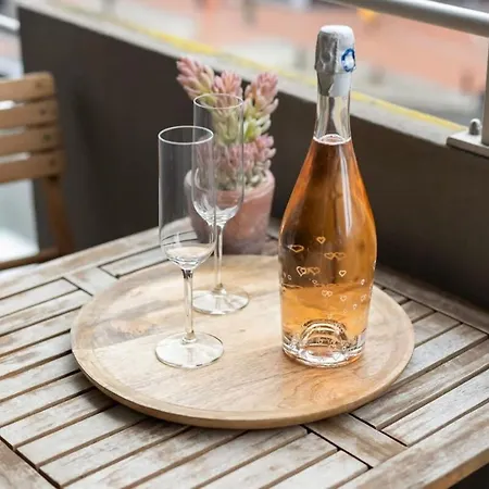 Huswell - Enjoyable In The Center Of